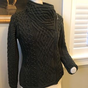 Authentic NEW w/o tags Irish Aran wool jacket.
